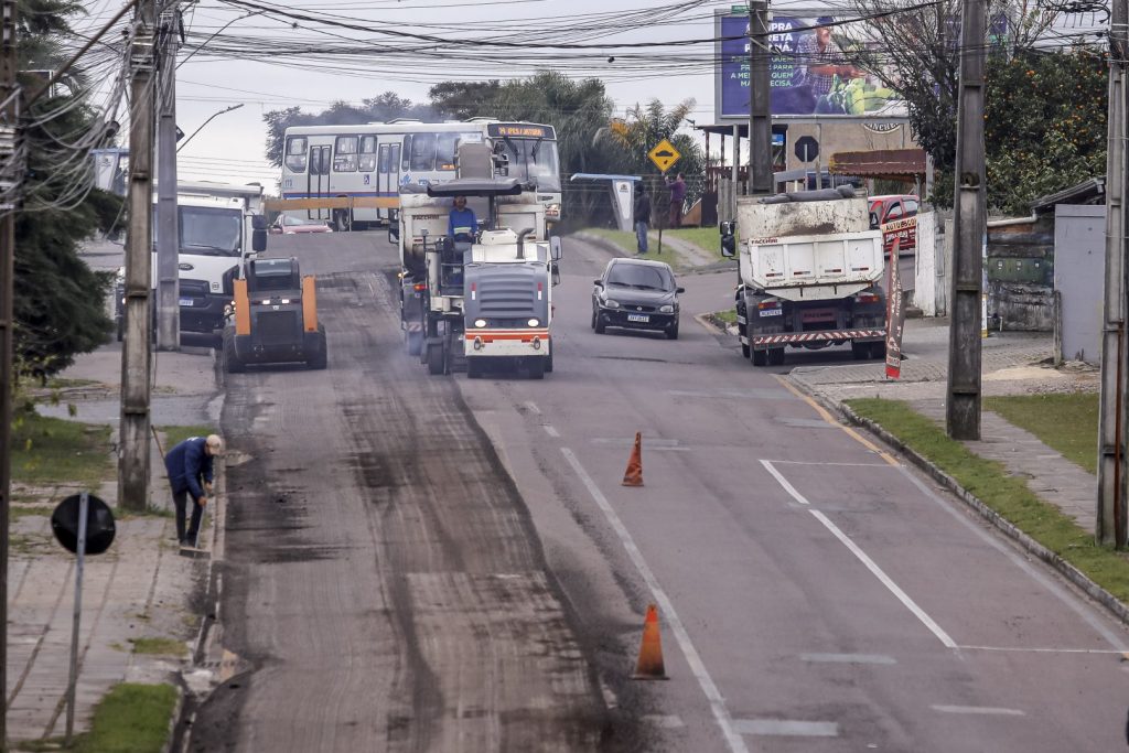 Av. das Cerejeiras recebe recape em trecho entre a av. das Nações e av