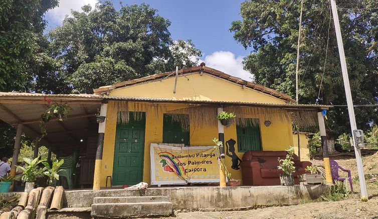 Casa de Mãe Bernadete, liderança do Quilombo Pitanga dos Palmares, na Bahia.