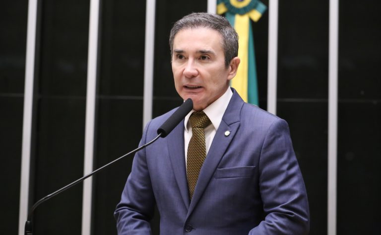 Discussão e votação de propostas legislativas
