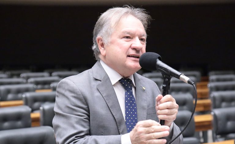 Discussão e votação de propostas legislativas na Câmara dos Deputados