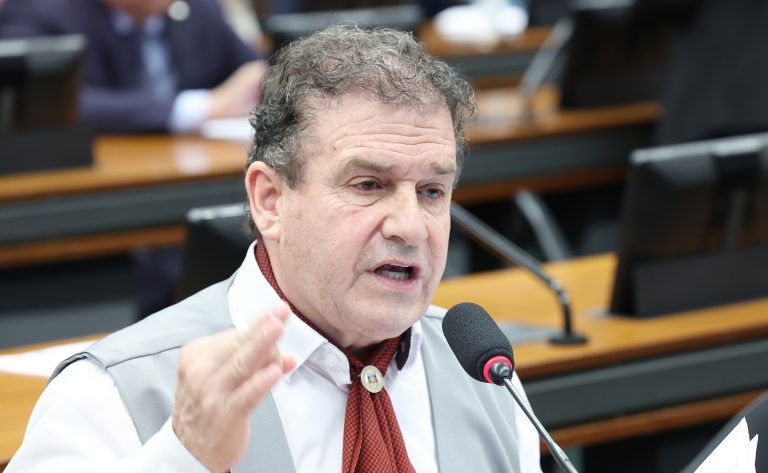 Discussão e votação de propostas legislativas no Congresso Nacional